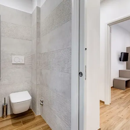 San Pietro Vatican Apartment *